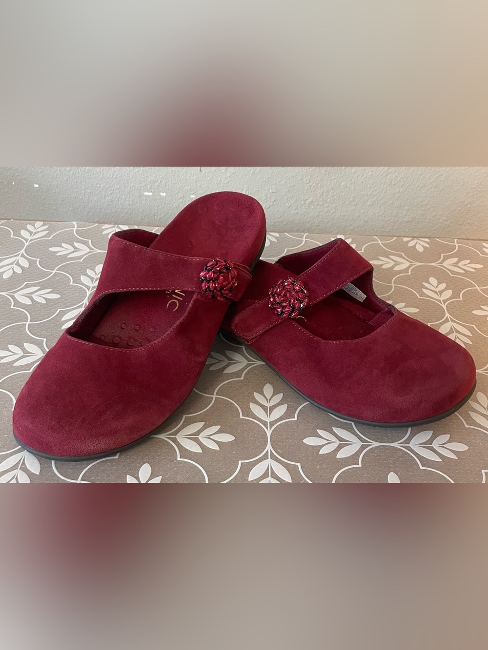 VIONIC ORTHOTIC Red Suede Mary Jane Clogs Jeweled Buckle Comfort SZ 8 - Picture 5 of 5